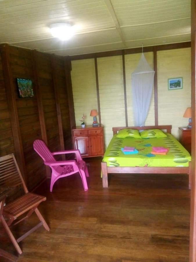 Gites Les Lodges Des Hauts De Deshaies Exterior photo